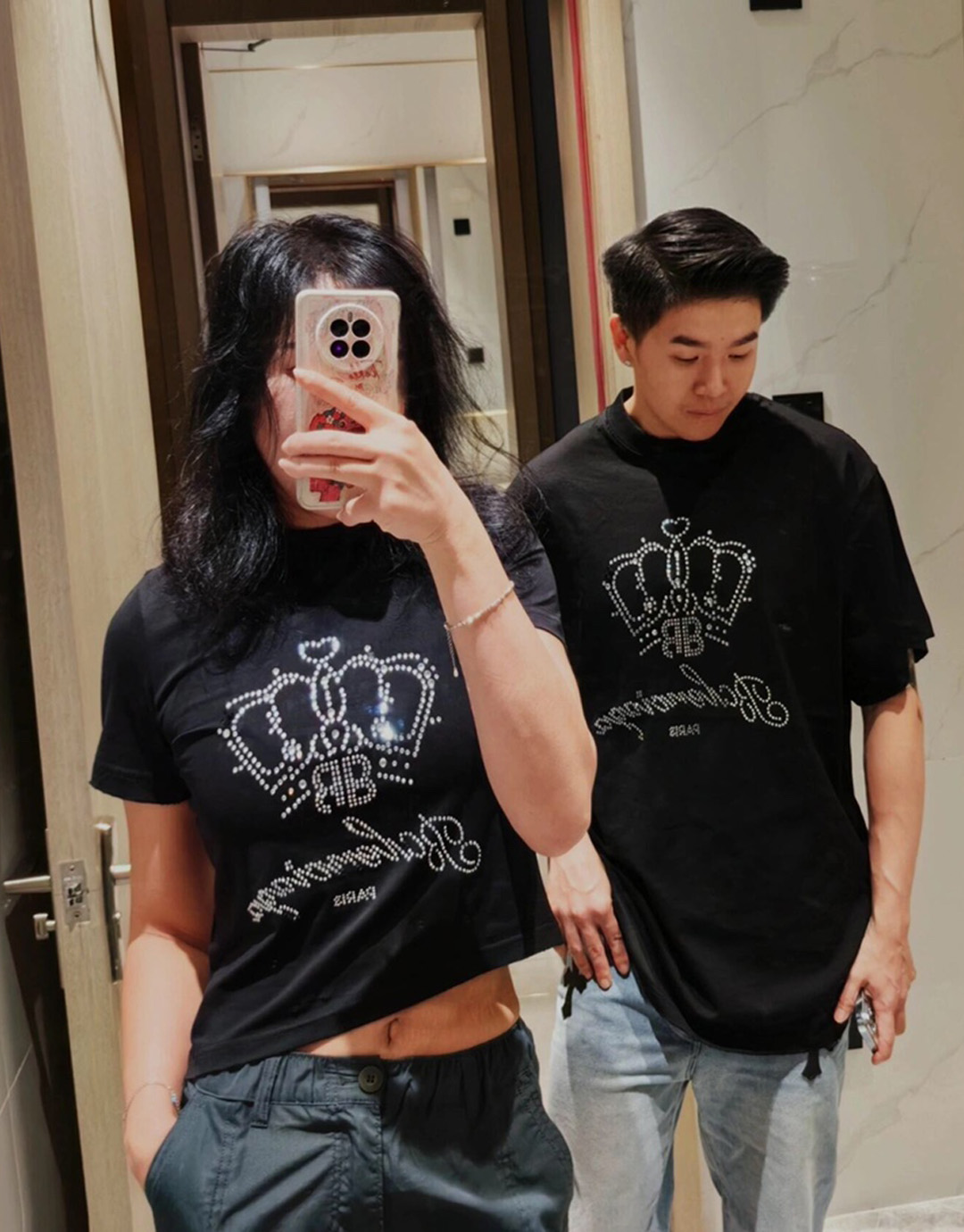 발렌시아가 BB 모텔 미디엄 핏 반팔 티셔츠 블랙 - 상세 이미지