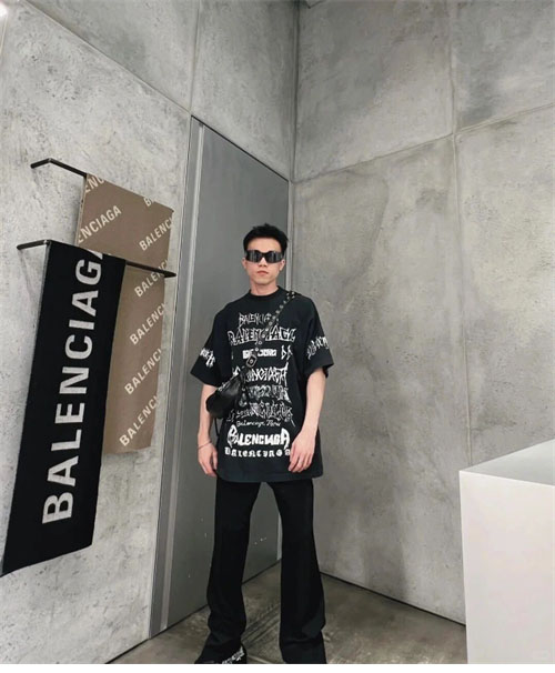 발렌시아가 DIY 메탈 프린트 오버핏 반팔 티셔츠 - 상세 이미지