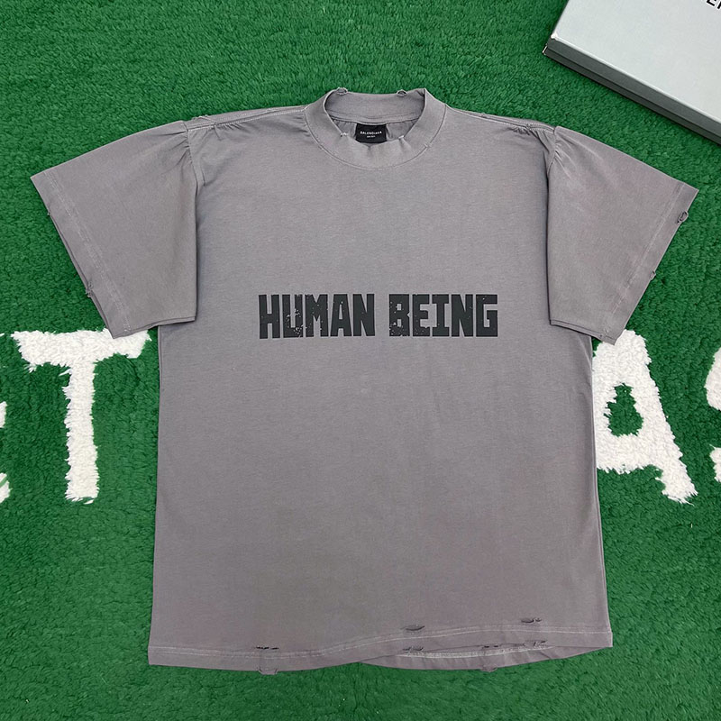 발렌시아가 Human Being 디스트로이드 반팔 티셔츠