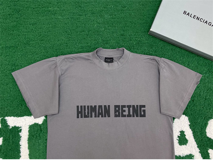 발렌시아가 Human Being 디스트로이드 반팔 티셔츠 (레어) - 상세 이미지