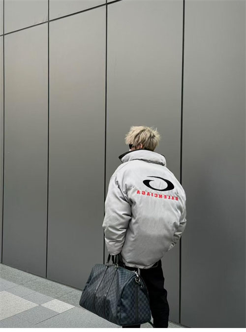 Balenciaga 발렌시아가 리버시블 Cocoon 패딩 2컬러 레플리카 19번 이미지 - 의류 | 세미샵 레플리카 사이트