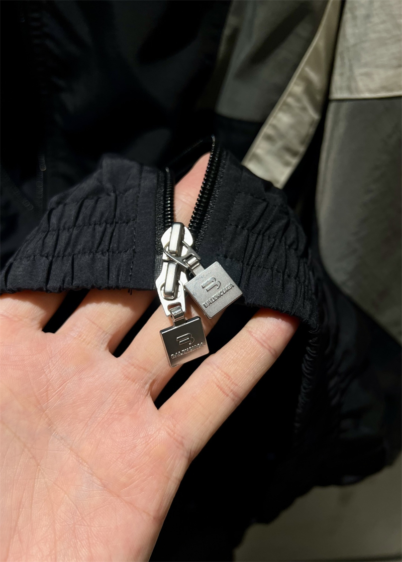 발렌시아가 발렌시아가 스포티 B 트랙 자켓 레플리카 17번 이미지 - 의류 | 세미샵 레플리카 사이트