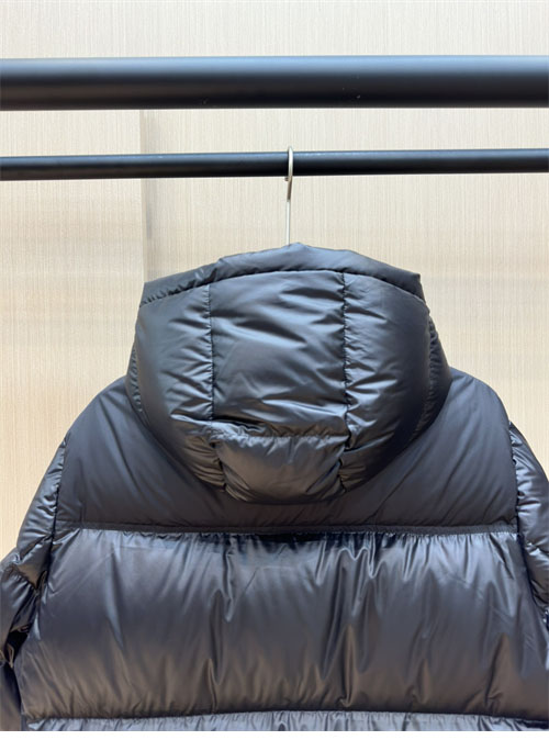 Burberry 버버리 24FW 로고 패치 숏 패딩 다운 자켓 레플리카 9번 이미지 - 의류 | 세미샵 레플리카 사이트