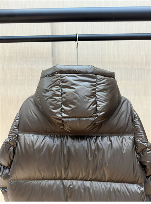 Burberry 버버리 24FW 로고 패치 숏 패딩 다운 자켓 레플리카 18번 이미지 - 의류 | 세미샵 레플리카 사이트