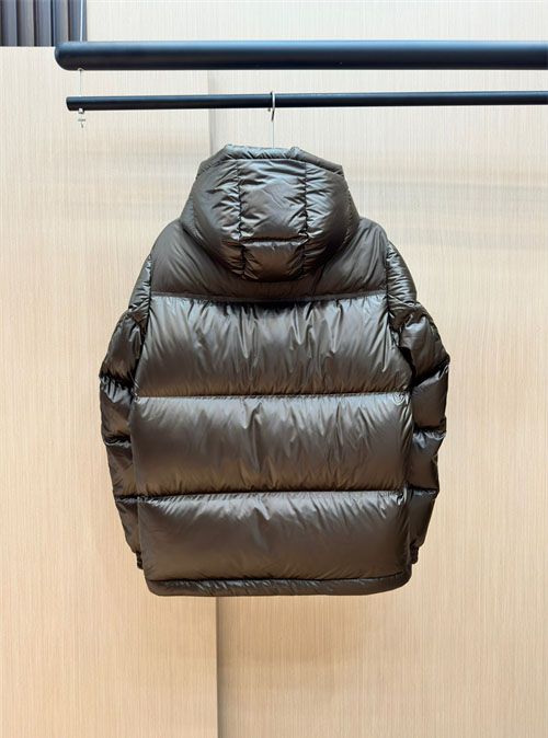 Burberry 버버리 24FW 로고 패치 숏 패딩 다운 자켓 레플리카 19번 이미지 - 의류 | 세미샵 레플리카 사이트