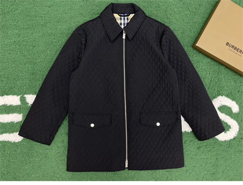 Burberry 버버리 24FW 체크 후드 퀼티드 나일론 자켓 레플리카 3번 이미지 - 의류 | 세미샵 레플리카 사이트