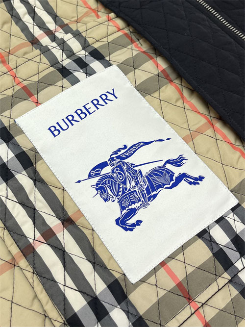 Burberry 버버리 24FW 체크 후드 퀼티드 나일론 자켓 레플리카 6번 이미지 - 의류 | 세미샵 레플리카 사이트
