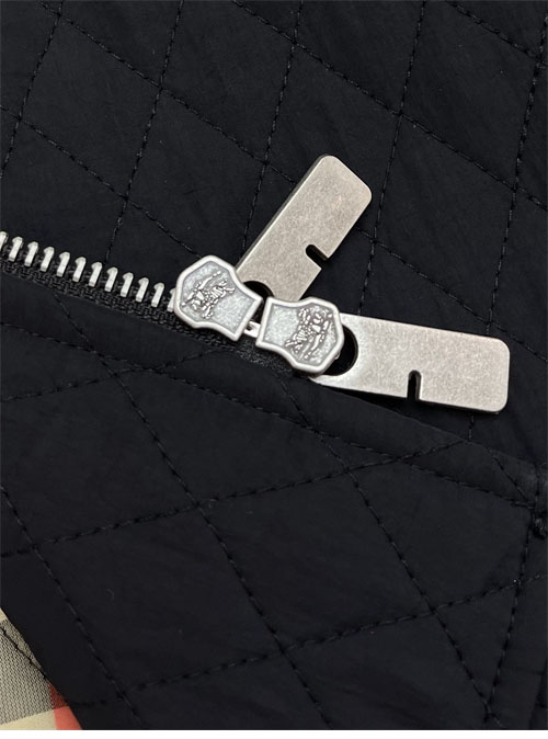 Burberry 버버리 24FW 체크 후드 퀼티드 나일론 자켓 레플리카 8번 이미지 - 의류 | 세미샵 레플리카 사이트