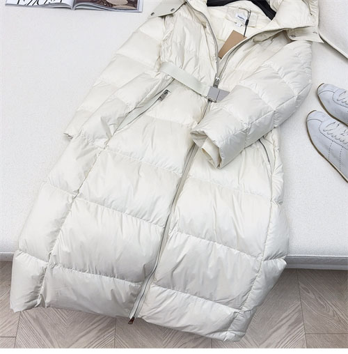 Burberry 버버리 24SS 벨티드 롱 다운 패딩 레플리카 15번 이미지 - 의류 | 세미샵 레플리카 사이트