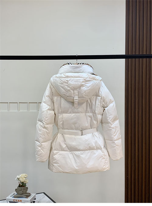 Burberry 버버리 90 트렌치 벨트 패딩 다운 자켓 레플리카 6번 이미지 - 의류 | 세미샵 레플리카 사이트