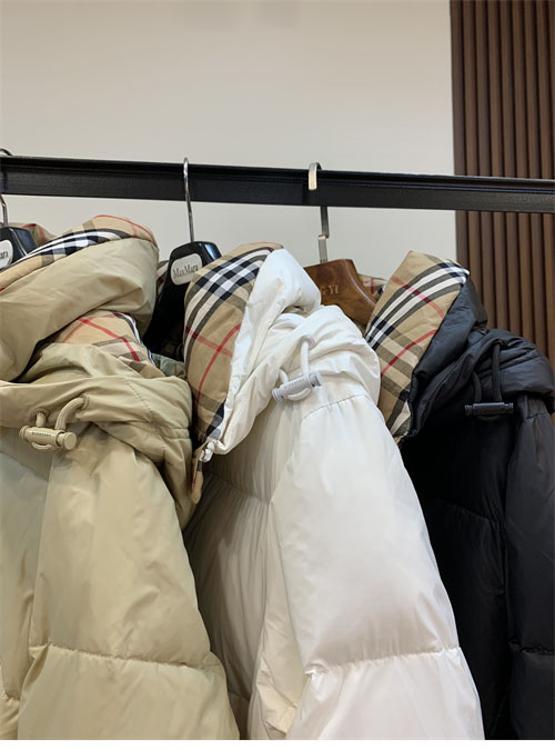 Burberry 버버리 90 트렌치 벨트 패딩 다운 자켓 레플리카 13번 이미지 - 의류 | 세미샵 레플리카 사이트