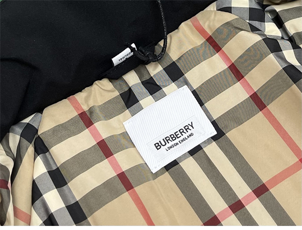 Burberry 버버리 Pailton 패커블 후드 다운 패딩 자켓 레플리카 10번 이미지 - 의류 | 세미샵 레플리카 사이트