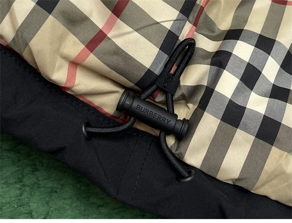 Burberry 버버리 Pailton 패커블 후드 다운 패딩 자켓 레플리카 15번 이미지 - 의류 | 세미샵 레플리카 사이트