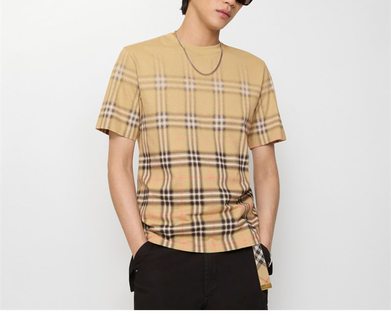 버버리 버버리 그라데이션 체크 코튼 티셔츠 레플리카 2번 이미지 - 의류 | 세미샵 레플리카 사이트