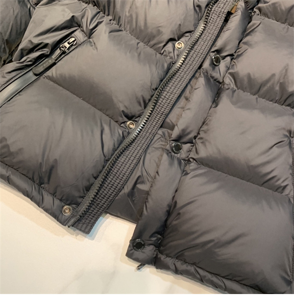 Burberry 버버리 록웰 디태처블 후드 푸퍼 패딩 자켓 레플리카 14번 이미지 - 의류 | 세미샵 레플리카 사이트