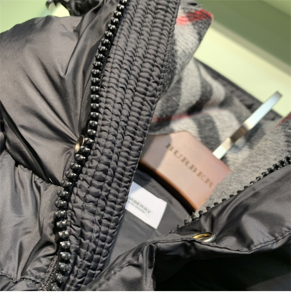 Burberry 버버리 록웰 디태처블 후드 푸퍼 패딩 자켓 레플리카 22번 이미지 - 의류 | 세미샵 레플리카 사이트