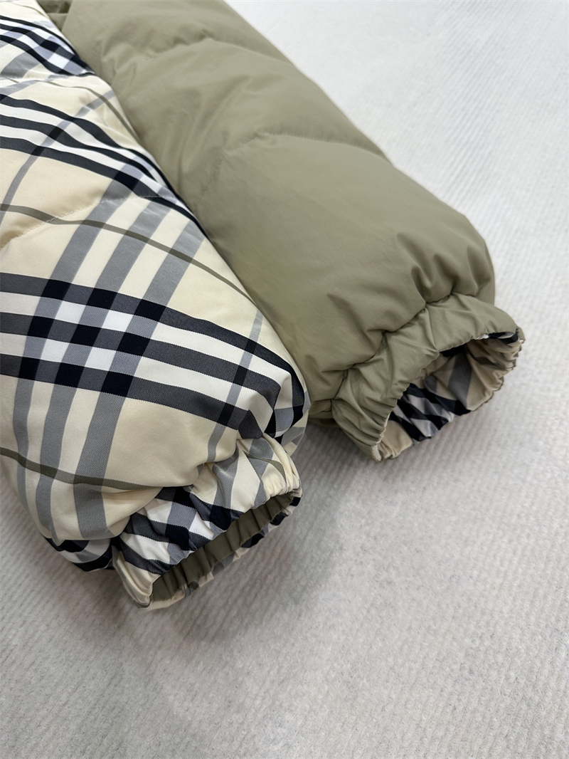 버버리 버버리 리버시블 다운 패딩 자켓 레플리카 3번 이미지 - 의류 | 세미샵 레플리카 사이트