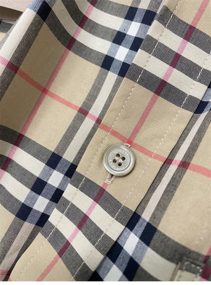 Burberry 버버리 클래식 체크 코튼 포플린 셔츠 레플리카 18번 이미지 - 의류 | 세미샵 레플리카 사이트