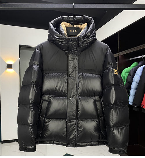 Burberry 버버리 패치 클래식 푸퍼 다운 패딩 자켓 레플리카 2번 이미지 - 의류 | 세미샵 레플리카 사이트