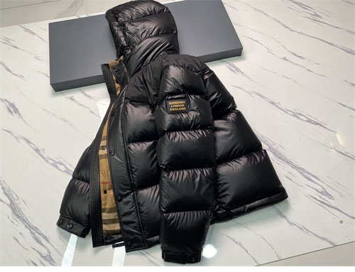 Burberry 버버리 패치 클래식 푸퍼 다운 패딩 자켓 레플리카 13번 이미지 - 의류 | 세미샵 레플리카 사이트