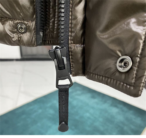 Burberry 버버리 패치 클래식 푸퍼 다운 패딩 자켓 레플리카 28번 이미지 - 의류 | 세미샵 레플리카 사이트