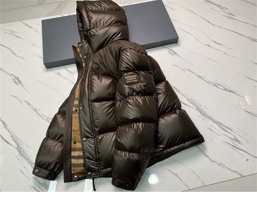 Burberry 버버리 패치 클래식 푸퍼 다운 패딩 자켓 레플리카 31번 이미지 - 의류 | 세미샵 레플리카 사이트