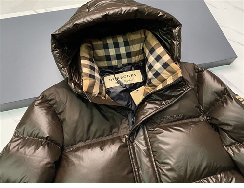 Burberry 버버리 패치 클래식 푸퍼 다운 패딩 자켓 레플리카 33번 이미지 - 의류 | 세미샵 레플리카 사이트