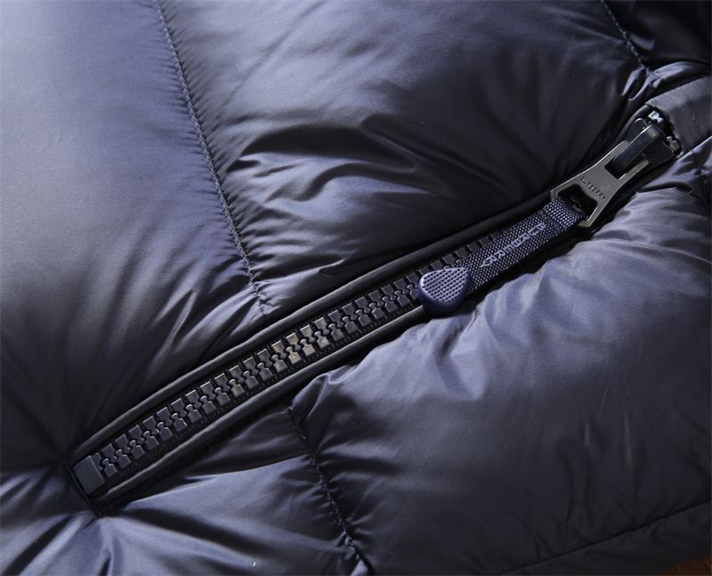 버버리 버버리 후드 다운 푸퍼 자켓 레플리카 3번 이미지 - 의류 | 세미샵 레플리카 사이트