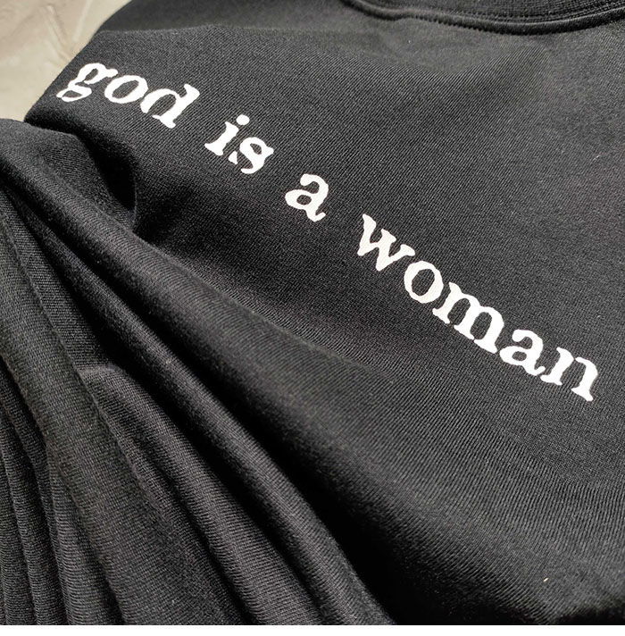 베트멍 God Is A Woman 크롭 박시 티셔츠 - 상세 이미지