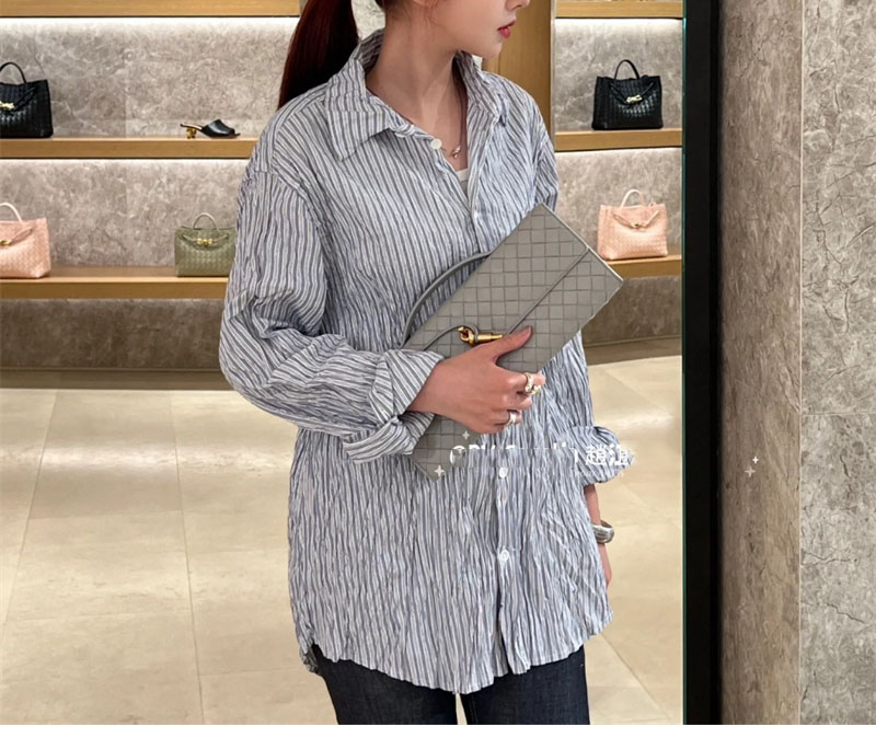보테가베네타 크러쉬드 테크 포플린 셔츠 블루 - 상세 이미지