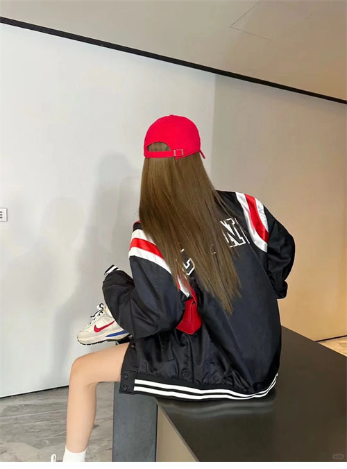 셀린느 24FW 사틴 바시티 자켓 - 상세 이미지