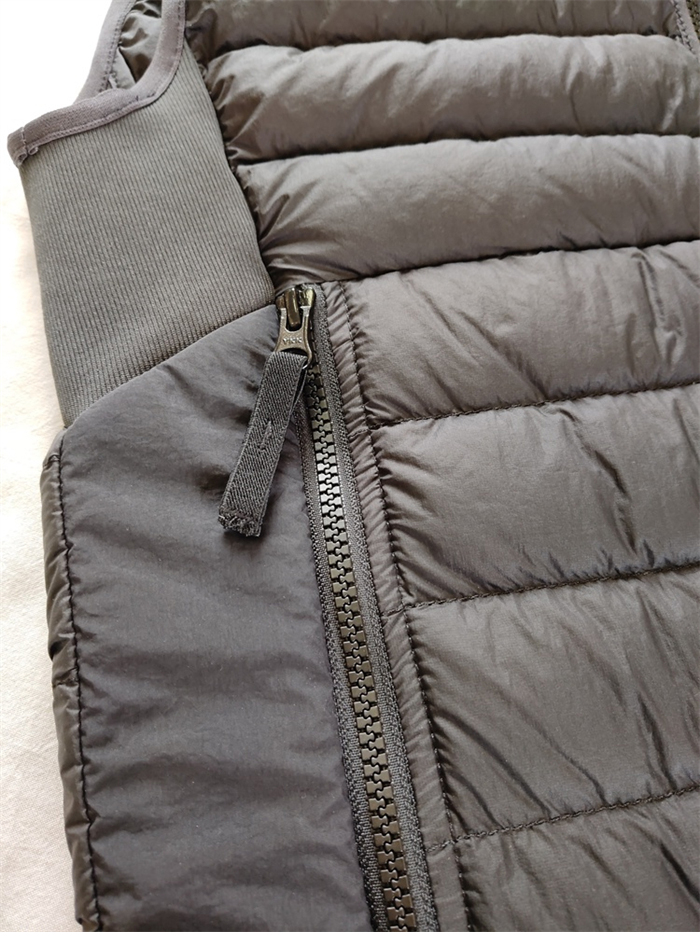 스톤아일랜드 17FW 다운 질레 패딩 베스트 DOWN GILET G0124 - 상세 이미지