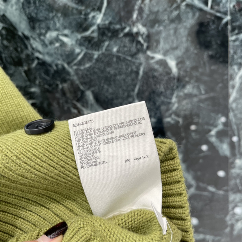 아미 아미 드 꾀흐 울 니트 가디건 레플리카 10번 이미지 - 의류 | 세미샵 레플리카 사이트