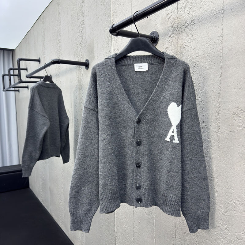 A M I 아미 빅하트 로고 V넥 울 가디건 레플리카 1번 이미지 - 의류 | 세미샵 레플리카 사이트