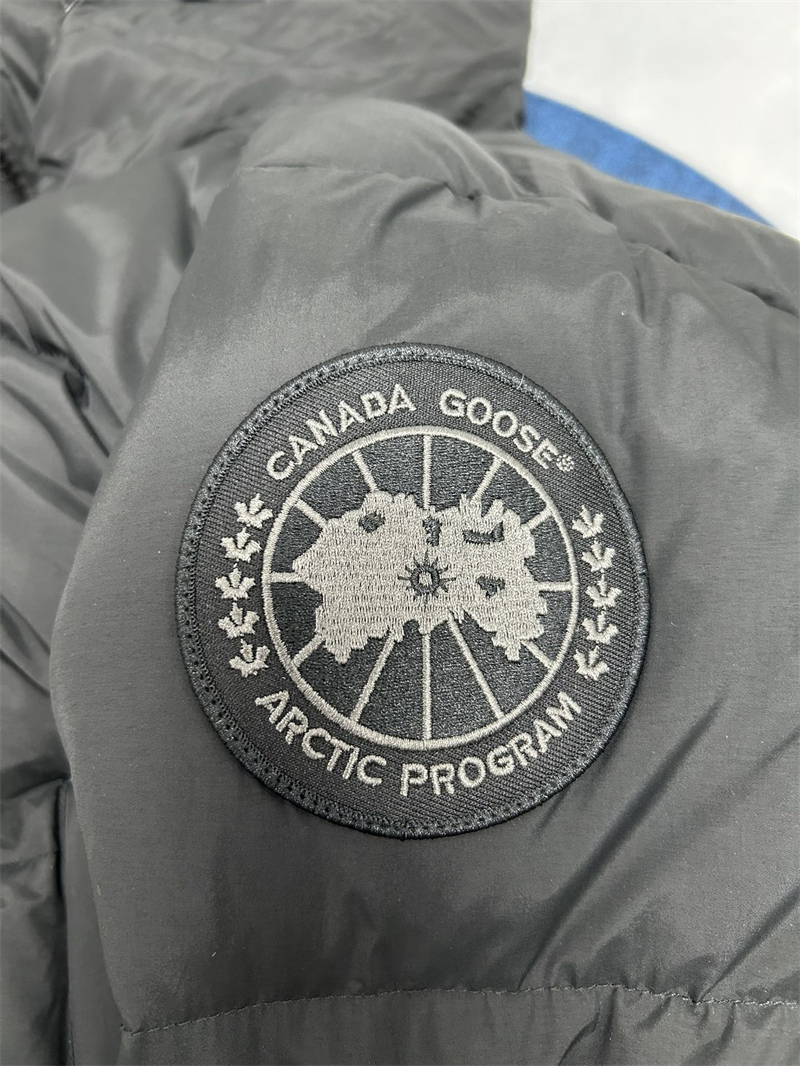 Canada Goose 캐나다구스 Crofton 크로프톤 푸퍼 자켓 레플리카 18번 이미지 - 의류 | 세미샵 레플리카 사이트