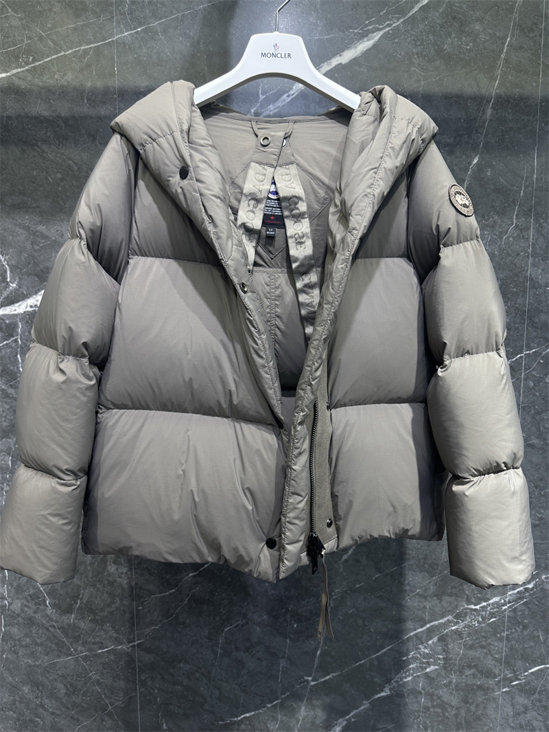 Canada Goose 캐나다구스 Rhoda 로다 숏 다운 패딩 자켓 레플리카 7번 이미지 - 의류 | 세미샵 레플리카 사이트