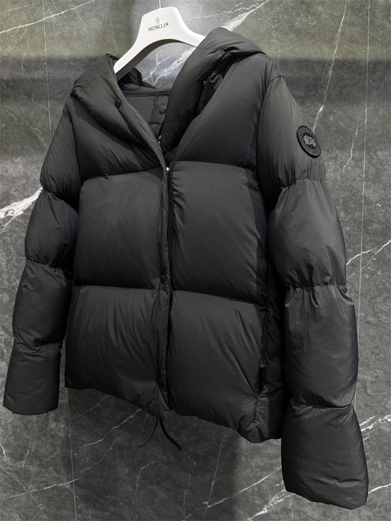 Canada Goose 캐나다구스 Rhoda 로다 숏 다운 패딩 자켓 레플리카 13번 이미지 - 의류 | 세미샵 레플리카 사이트