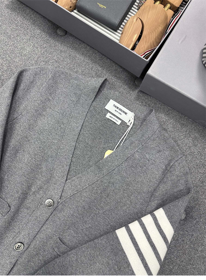 Thom Browne 톰브라운 4-Bar 사선완장 여성용 가디건 레플리카 7번 이미지 - 의류 | 세미샵 레플리카 사이트