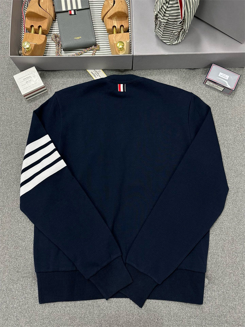 Thom Browne 톰브라운 사선완장 4-Bar 루프백 저지 v넥 가디건 레플리카 3번 이미지 - 의류 | 세미샵 레플리카 사이트