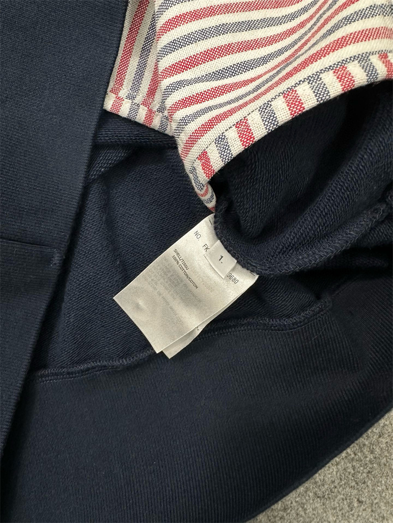 Thom Browne 톰브라운 사선완장 4-Bar 루프백 저지 v넥 가디건 레플리카 7번 이미지 - 의류 | 세미샵 레플리카 사이트