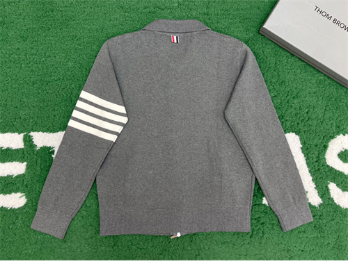 Thom Browne 톰브라운 사선완장 4-Bar 메리노 울 니트 카라 집업 레플리카 14번 이미지 - 의류 | 세미샵 레플리카 사이트