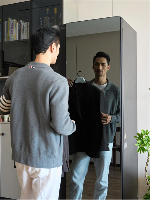 Thom Browne 톰브라운 사선완장 4-Bar 메리노 울 니트 카라 집업 레플리카 24번 이미지 - 의류 | 세미샵 레플리카 사이트