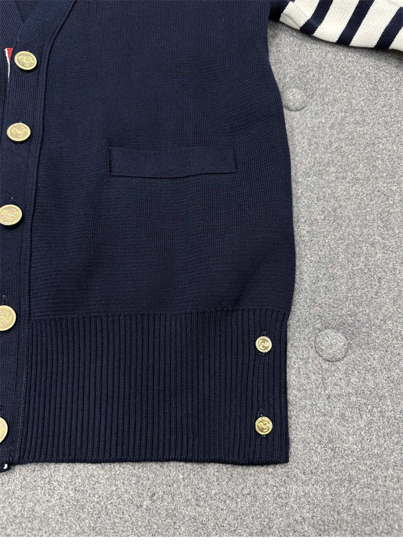 Thom Browne 톰브라운 사선완장 4-Bar 밀라노 스티치 클래식 가디건 레플리카 15번 이미지 - 의류 | 세미샵 레플리카 사이트