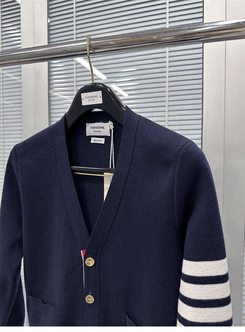 Thom Browne 톰브라운 사선완장 4-Bar 밀라노 스티치 클래식 가디건 레플리카 20번 이미지 - 의류 | 세미샵 레플리카 사이트