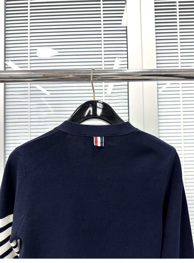 Thom Browne 톰브라운 사선완장 4-Bar 밀라노 스티치 클래식 가디건 레플리카 23번 이미지 - 의류 | 세미샵 레플리카 사이트