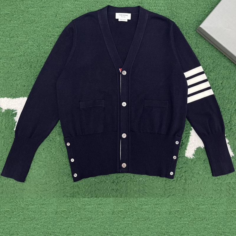 Thom Browne 톰브라운 사선완장 4-Bar 캐시미어 크롭 v넥 가디건 레플리카 1번 이미지 - 의류 | 세미샵 레플리카 사이트