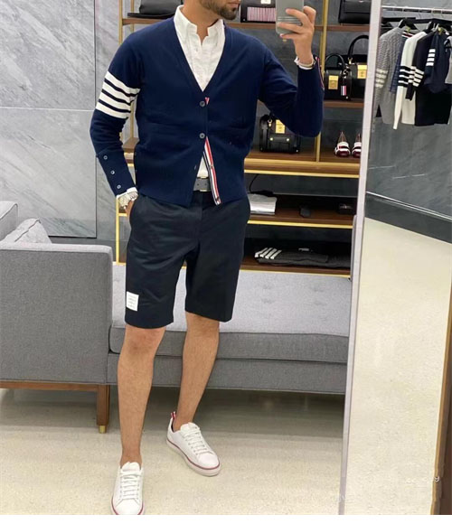 Thom Browne 톰브라운 사선완장 4-Bar 캐시미어 크롭 v넥 가디건 레플리카 16번 이미지 - 의류 | 세미샵 레플리카 사이트