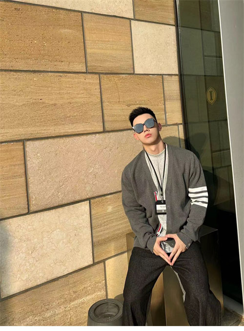 톰브라운 사선완장 4-Bar 클래식 울 가디건 - 상세 이미지