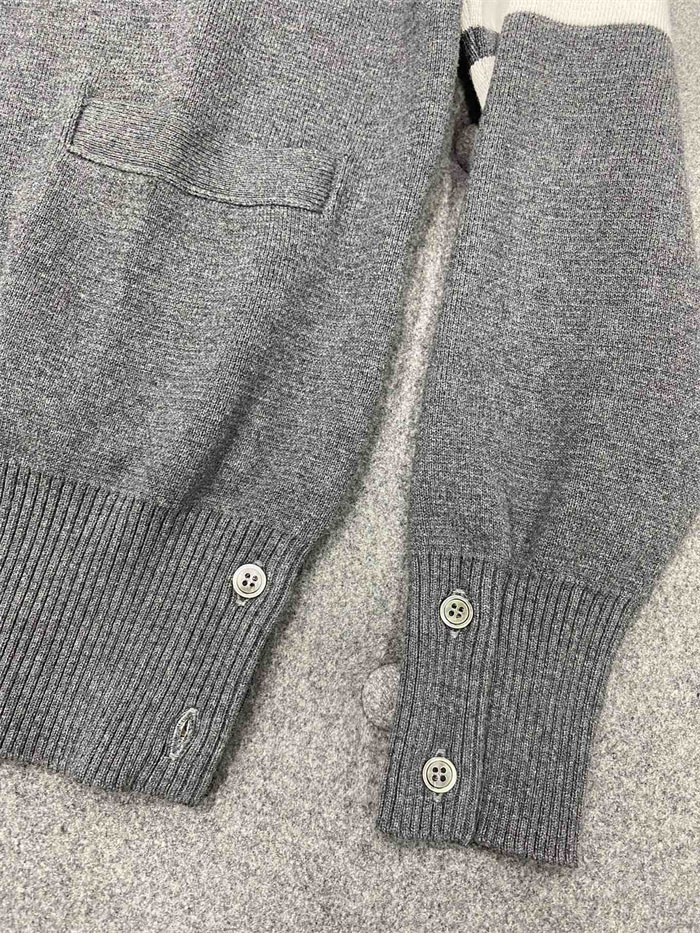 Thom Browne 톰브라운 사선완장 코튼 클래식 가디건 레플리카 14번 이미지 - 의류 | 세미샵 레플리카 사이트