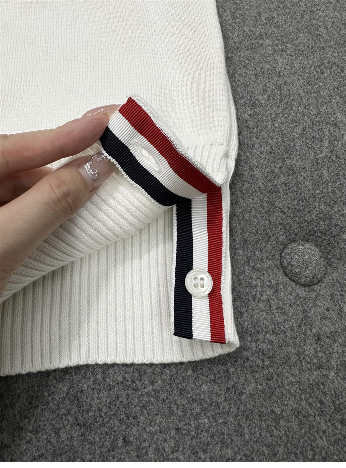 Thom Browne 톰브라운 사선완장 코튼 클래식 가디건 레플리카 20번 이미지 - 의류 | 세미샵 레플리카 사이트